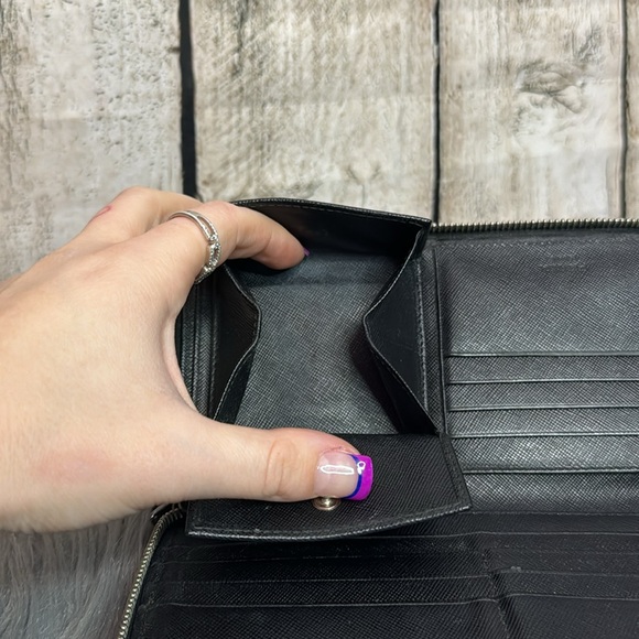 PRADA - Long Wallet - Picture 6 of 8